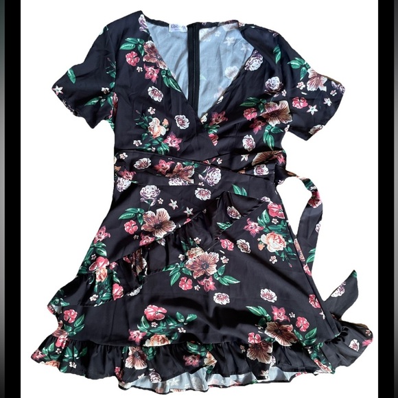 Locryz Blouse Top Wrap Women’s Small Black Floral Ruffle Tie Waist Baby Doll EUC - Picture 2 of 8